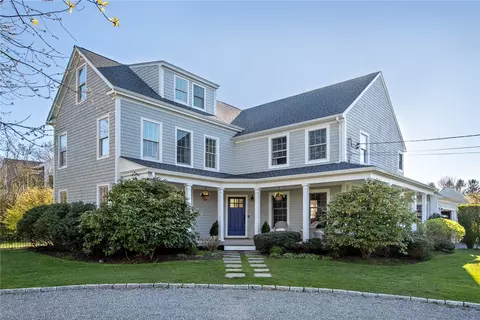 128 Indian Ave, Portsmouth, RI 02871