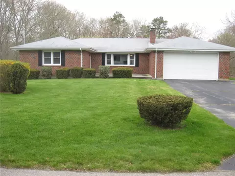 14 N Capalbo Dr, Westerly, RI 02808