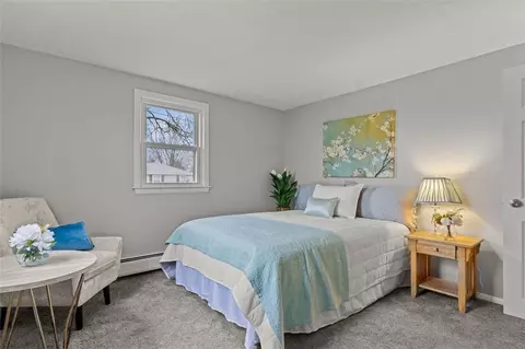 Bedroom - 16 Scott Ln, Bristol, RI 02809 photo 1 of 6