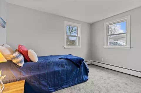 Bedroom - 16 Scott Ln, Bristol, RI 02809 photo 4 of 6