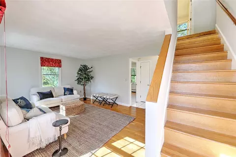 2 Central Ct, Warren, RI 02885 photo 5