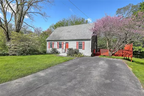 2 Central Ct, Warren, RI 02885 photo 2