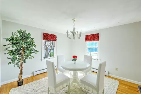 2 Central Ct, Warren, RI 02885 photo 9
