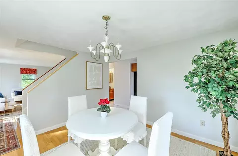 2 Central Ct, Warren, RI 02885 photo 11