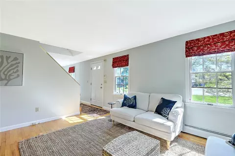 2 Central Ct, Warren, RI 02885 photo 7
