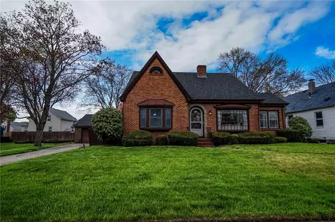 114 Ridgewood Rd, Pawtucket, RI 02861