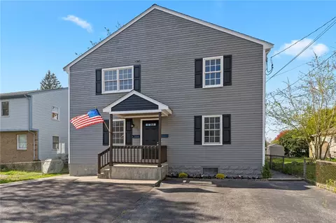 75 Charles St, Bristol, RI 02809