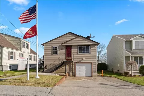 171 Marshall Ave, Cumberland, RI 02864