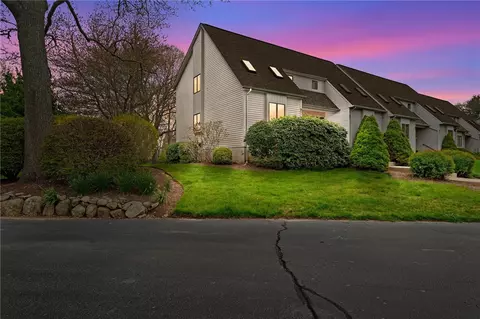 320 Westmoreland St #D1, Narragansett, RI 02882