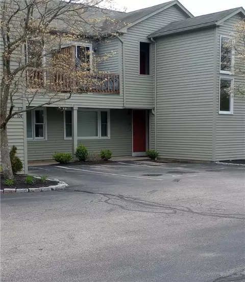 10 East St #105, Cranston, RI 02920