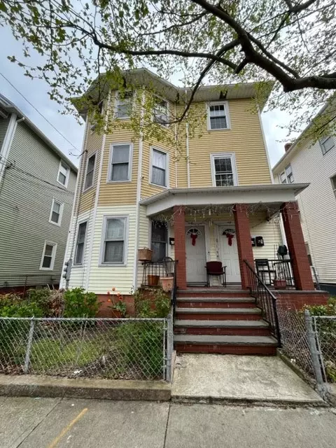 82 Wallace St, Providence, RI 02909