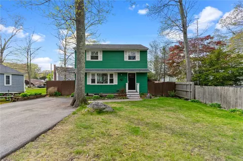 11 Burgate St, Glocester, RI 02814