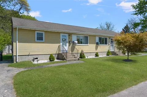 8 A St, Westerly, RI 02891