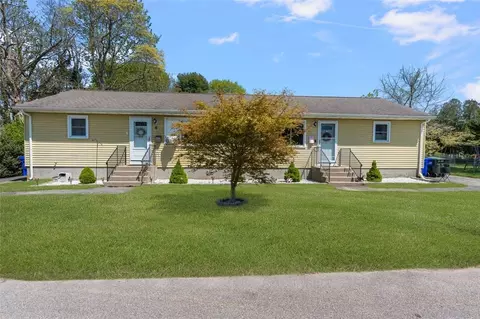 8 A St, Westerly, RI 02891 photo 2