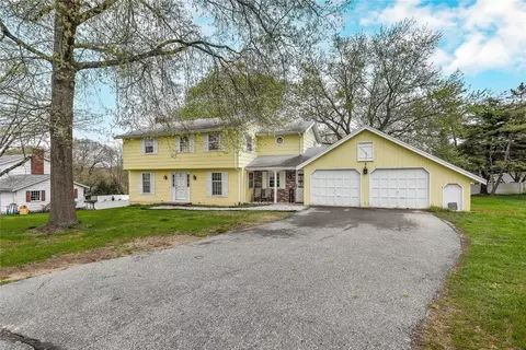 19 Pine Grove Ave, Lincoln, RI 02865