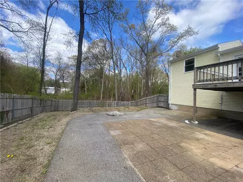5 Larson Dr, Warwick, RI 02886 photo 4
