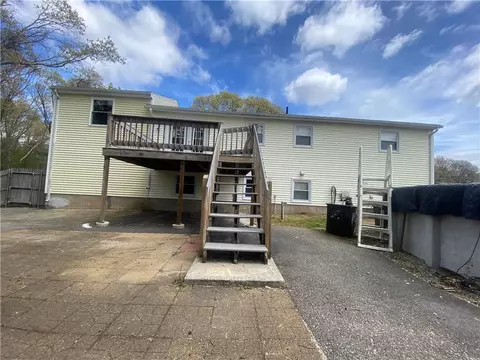 5 Larson Dr, Warwick, RI 02886 photo 2