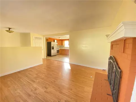5 Larson Dr, Warwick, RI 02886 photo 8
