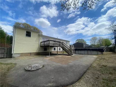 5 Larson Dr, Warwick, RI 02886 photo 3