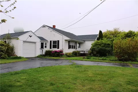 405 Metacom Ave, Bristol, RI 02809