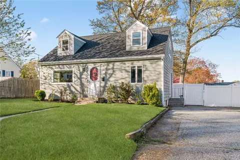 15 Columbia Ave, Coventry, RI 02816