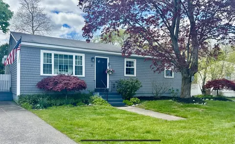 65 Pearl Ave, North Providence, RI 02904