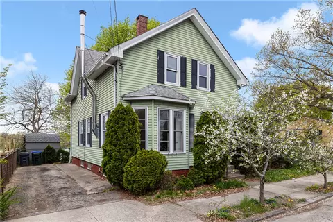 64 Crescent St, Providence, RI 02907