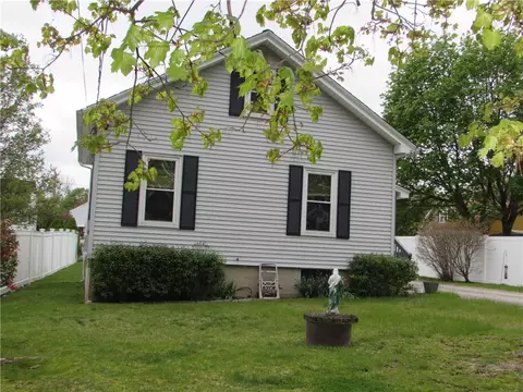 33 Grand Ave, Cumberland, RI 02864