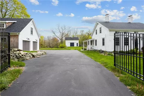 255 Bulgarmarsh Rd, Tiverton, RI 02878