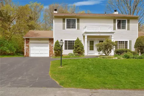 14 Eagle Run, East Greenwich, RI 02818