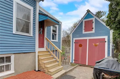 Exterior - 28 Pearse Ave, Bristol, RI 02809 photo 5 of 6