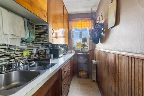 395 9th Ave, Woonsocket, RI 02895 photo 22