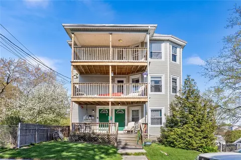 395 9th Ave, Woonsocket, RI 02895