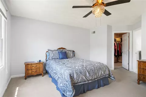 Bedroom - 8 Castleton Dr, Cranston, RI 02921 photo 5 of 6