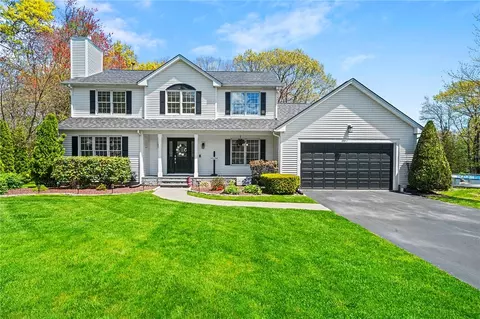 8 Castleton Dr, Cranston, RI 02921