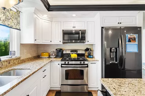 Kitchen - 8 Castleton Dr, Cranston, RI 02921 photo 3 of 7