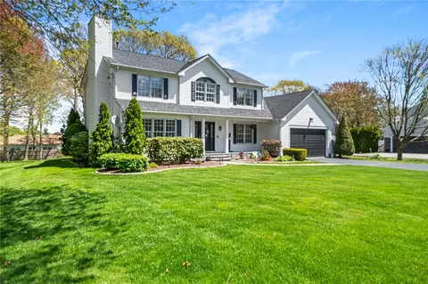 Exterior - 8 Castleton Dr, Cranston, RI 02921 photo 2 of 10