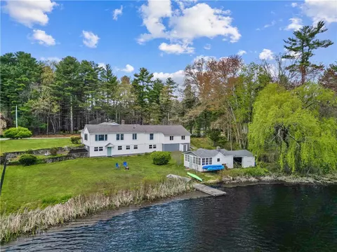 4 Pine Tree Ln, West Greenwich, RI 02817