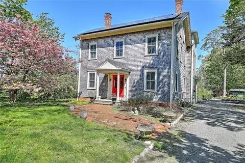 69 Annawamscutt Rd, Barrington, RI 02806