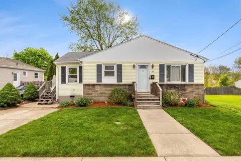 39 Rocco Ave, Pawtucket, RI 02860
