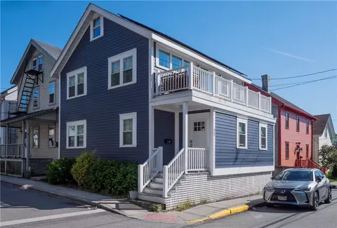 21 Warner St, Newport, RI 02840