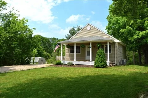 24 Maxson St, Hopkinton, RI 02804