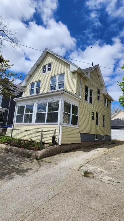 271 Vermont Ave, Providence, RI 02905