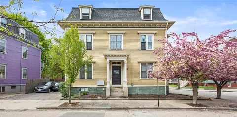 1 Brighton St #3, Providence, RI 02909