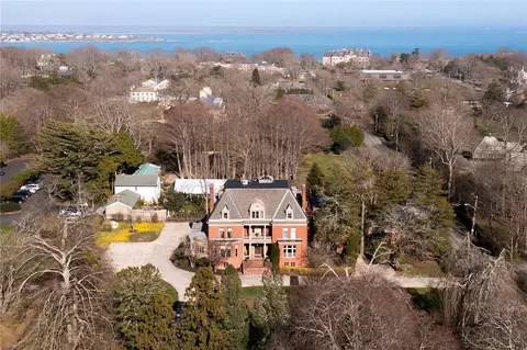 434 Bellevue Ave #GHB, Newport, RI 02840