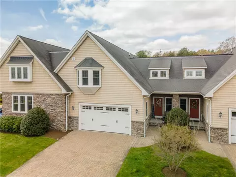 2 Spy Glass Cir #B, Hope Valley, RI 02832
