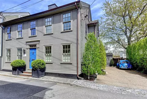 18 Dove St, Providence, RI 02906