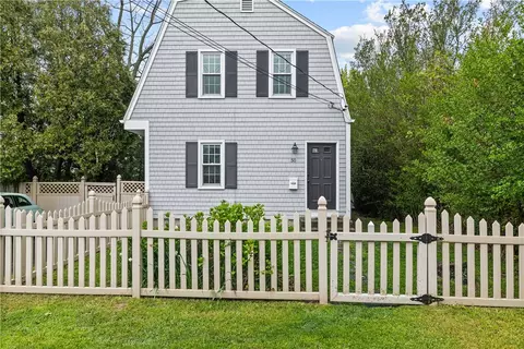 50 Halsey St, Newport, RI 02840