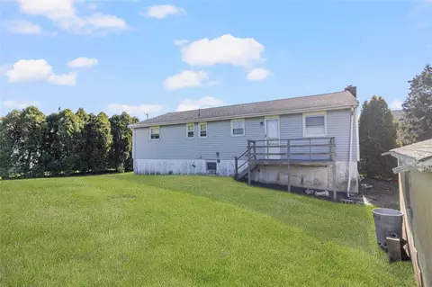 858 Mitchells Ln, Middletown, RI 02842 photo 6