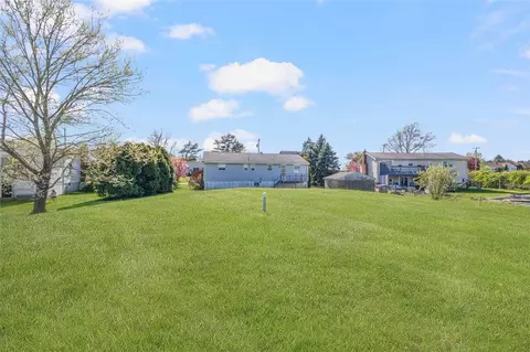 858 Mitchells Ln, Middletown, RI 02842 photo 4